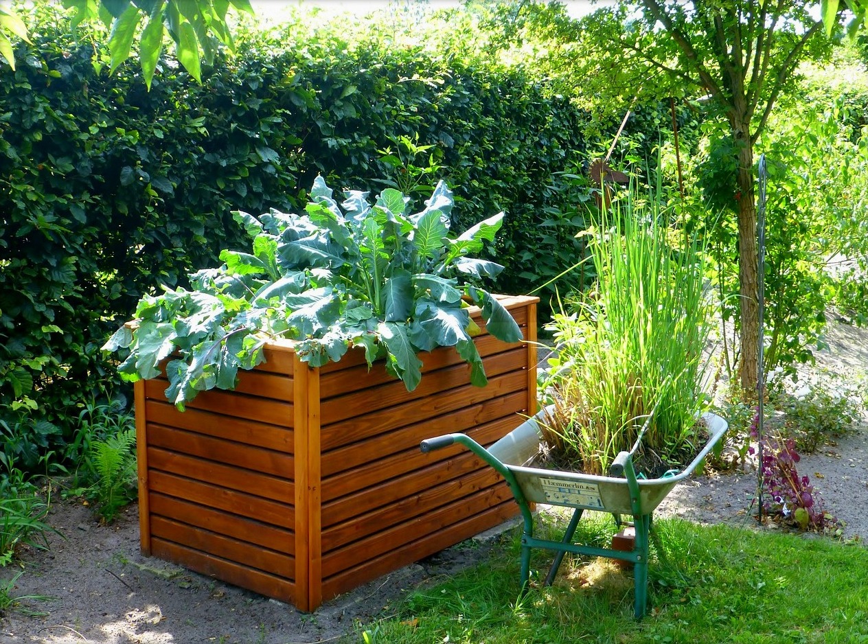 Raised Bed Gardens and Small Plot Gardening Tips | The Old ...