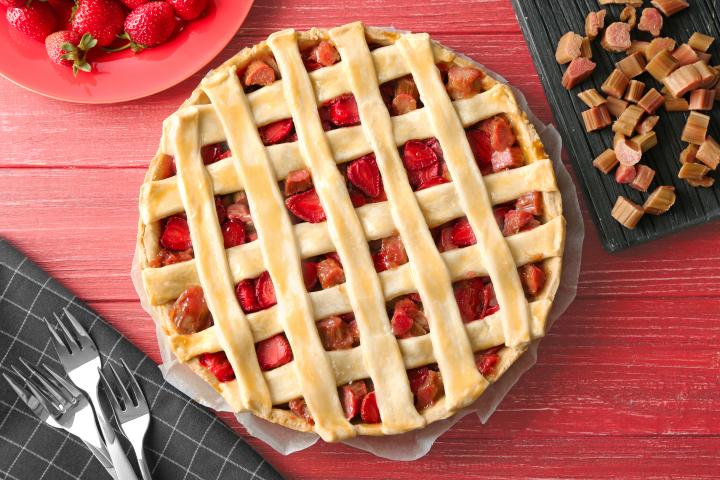 recipe-strawberry_rhubarb_pie_1.jpg