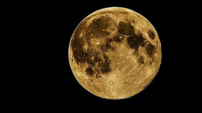 Full Moon in Darkness