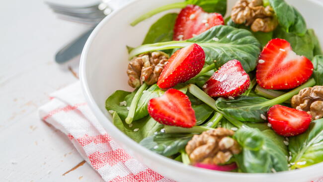Spinach-Strawberry Salad