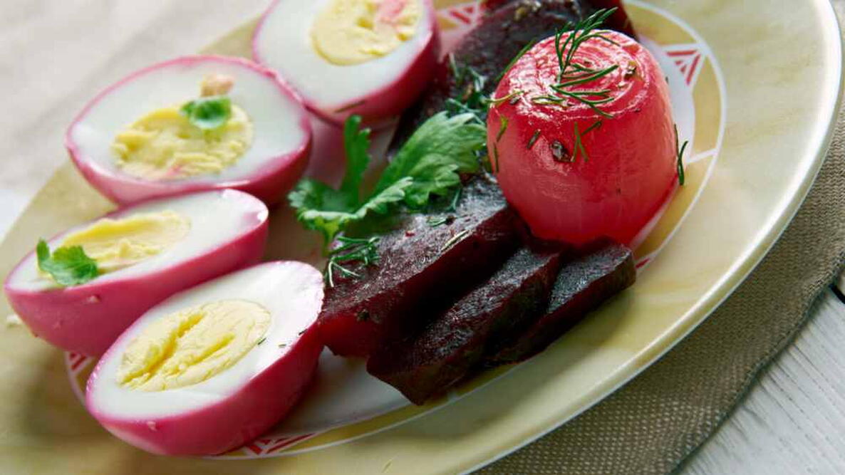 Pennsylvania Dutch Pickled Beets and Eggs.hard boiled eggs that are cured in a brine of beets. Cuisine of the Midwestern United States.