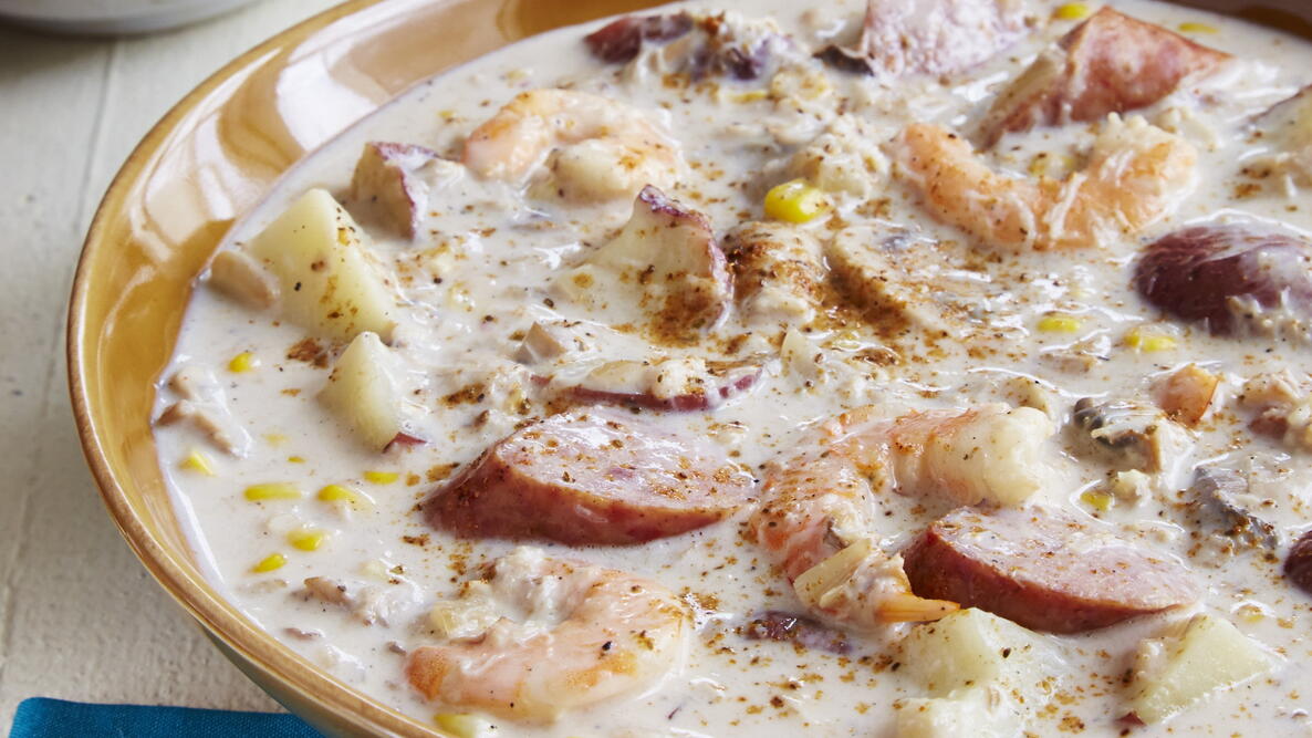 bowl of low country chowder