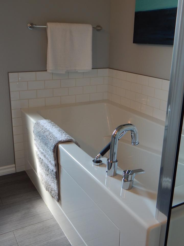 Bathroom Tub, Tile, & Floor Scrubber