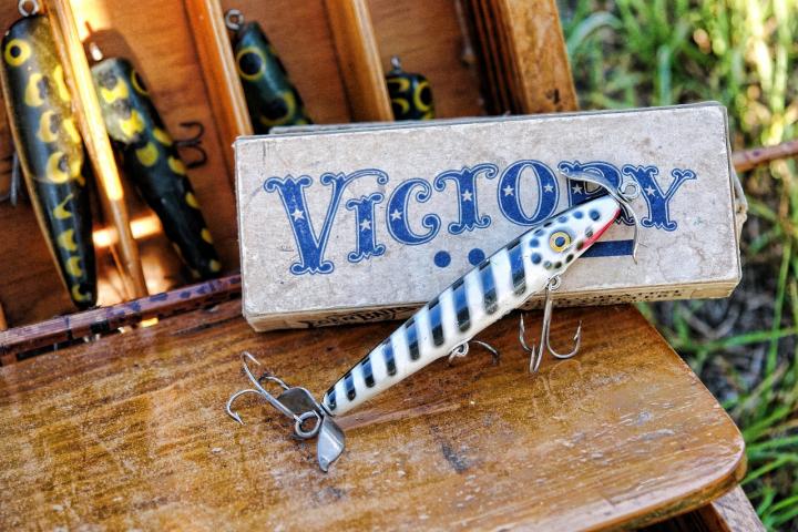 VINTAGE FISHING TACKLE BOX AND CONTENTS