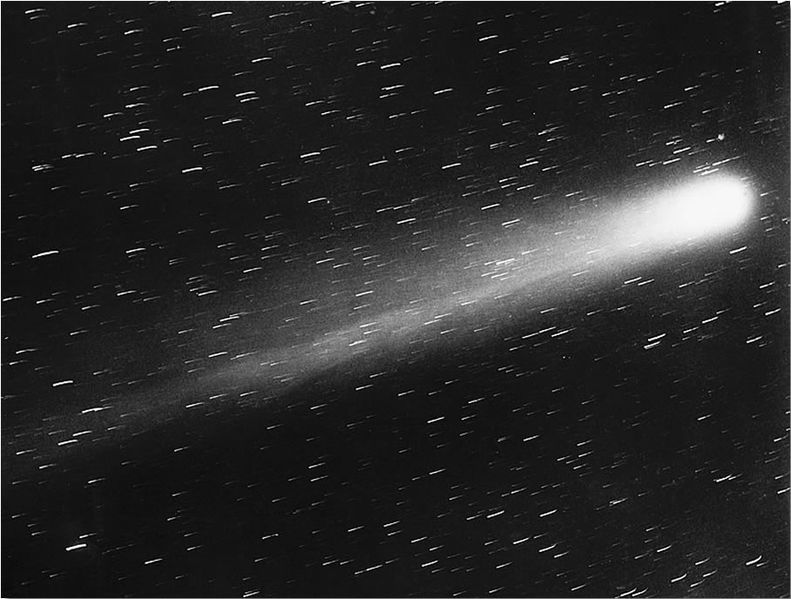 halleys_comet_-_may_29_1910.jpg