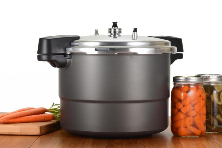 Pressure Cookers versus Pressure Canners - Healthy Canning in Partnership  with Canning for beginners, safely by the book