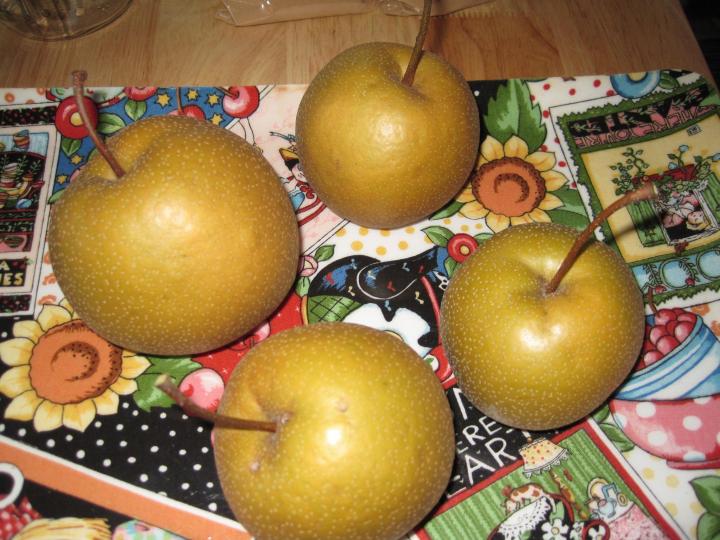 asian_pears_001_full_width.jpg