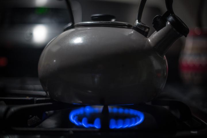 kettle-933135_1920_full_width.jpg