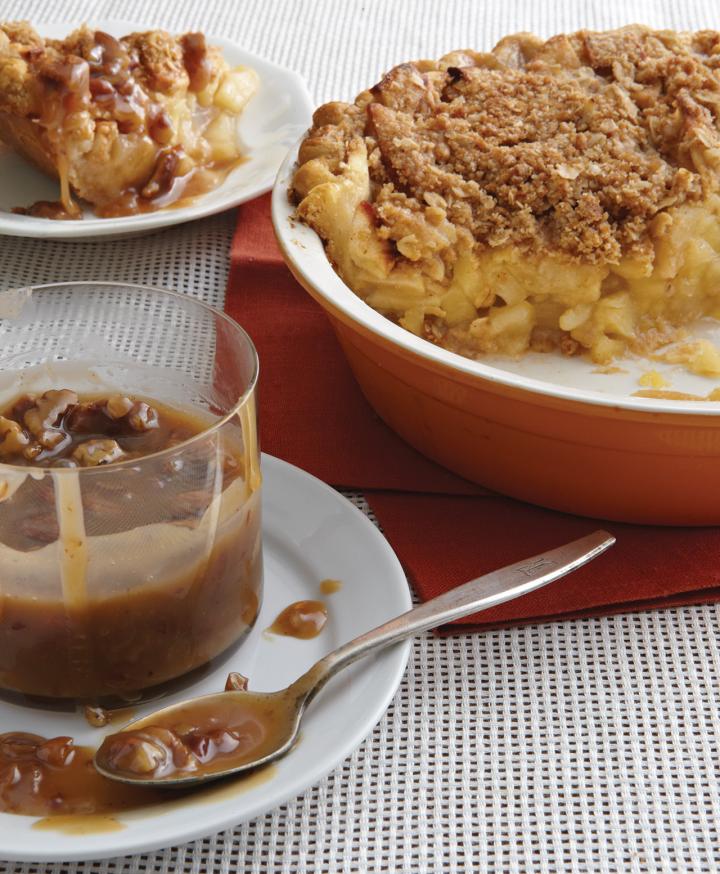 recipe-caramel-apple-crumb-pie3.jpg