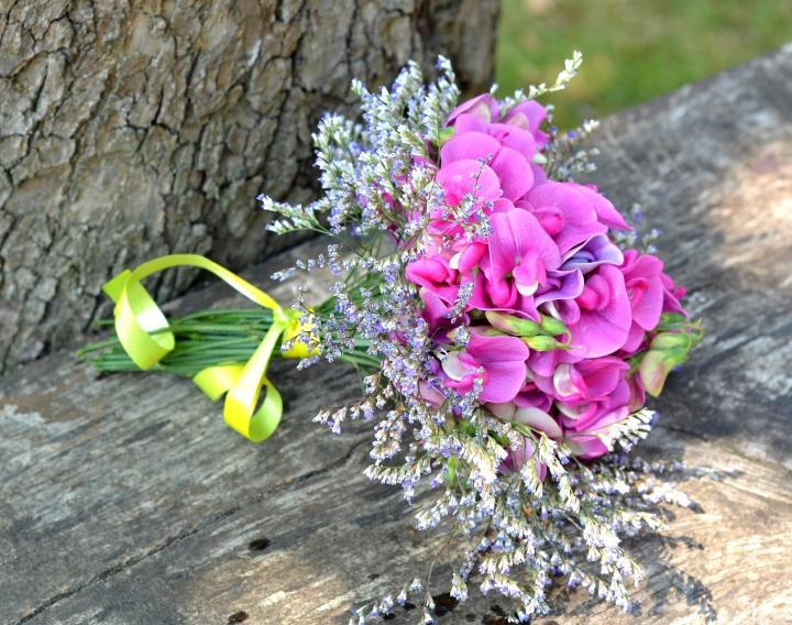 sweet pea bouquet